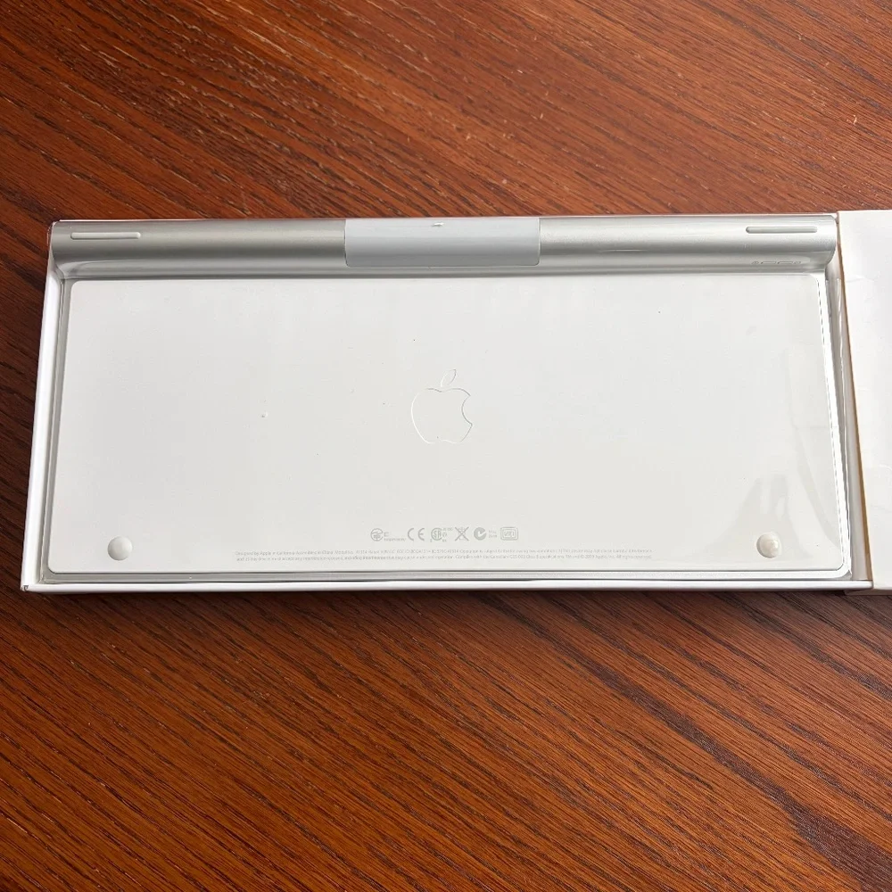 Like New Used One Day APPLE A1314 Wireless Bluetooth Keyboard